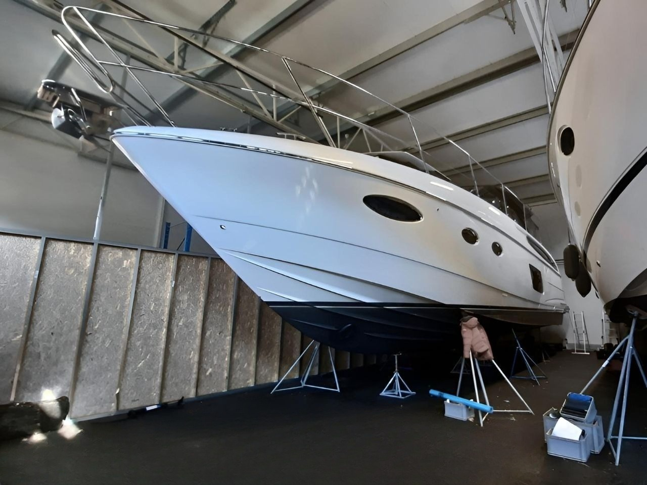 Łódź Princess 48 po oklejeniu