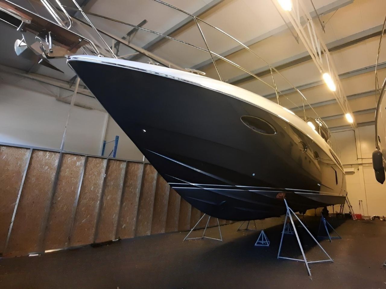 Łódź Princess 48 po oklejeniu