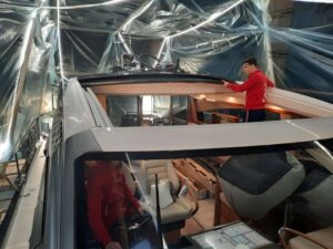 Oklejanie łodzi Princess V65