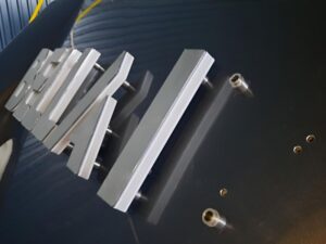 Montaż liter LED na łodzi Princess V65