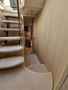 Oklejenie wnętrz Princess V65